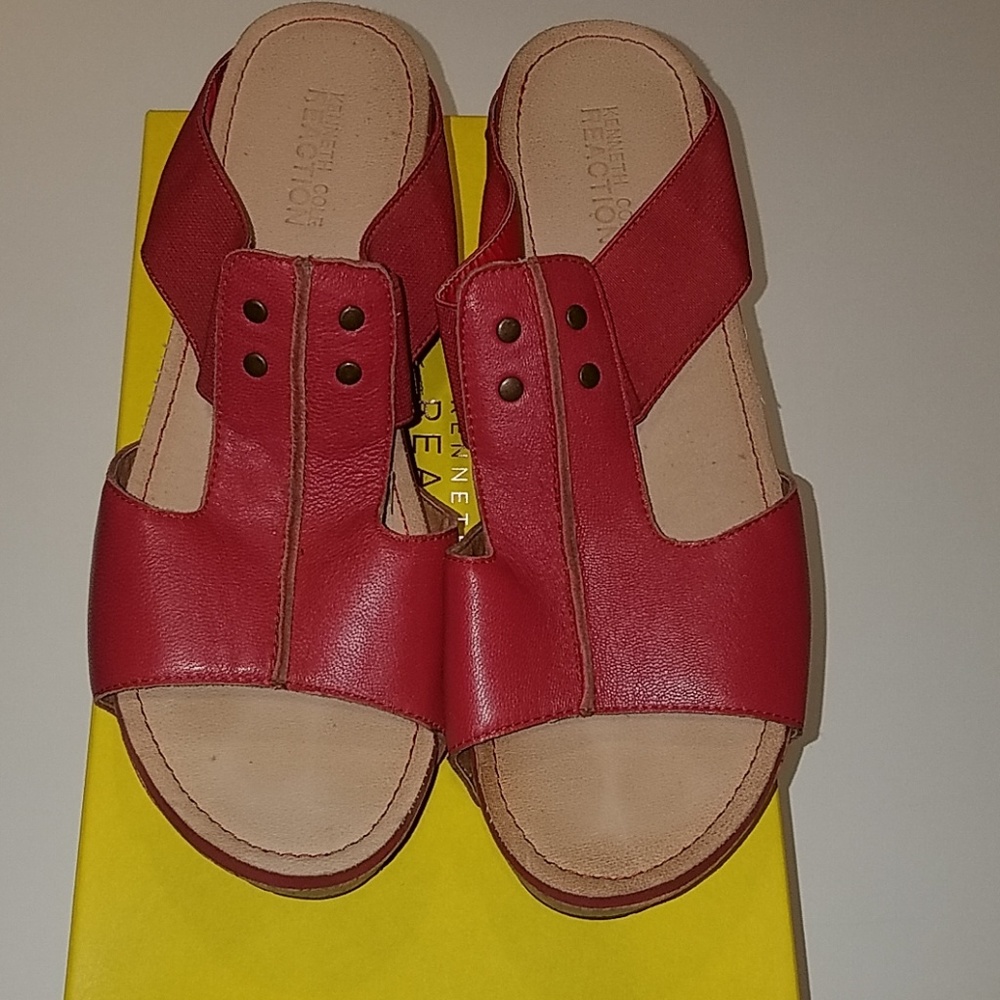 Kenneth Cole Reaction Wedges
